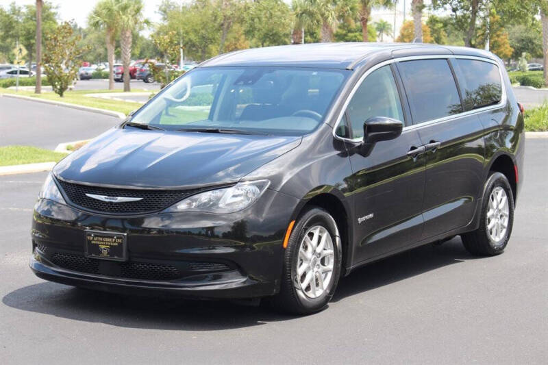 2023 Chrysler Voyager LX