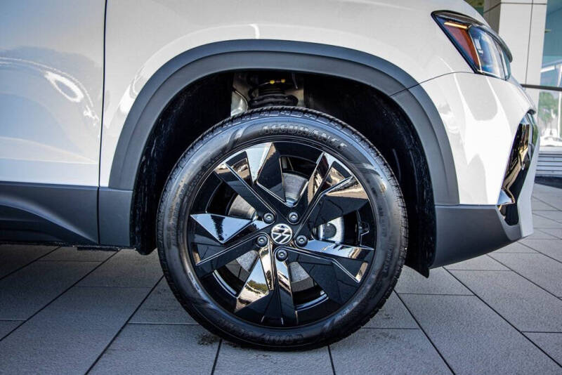 2025 Volkswagen Taos SE