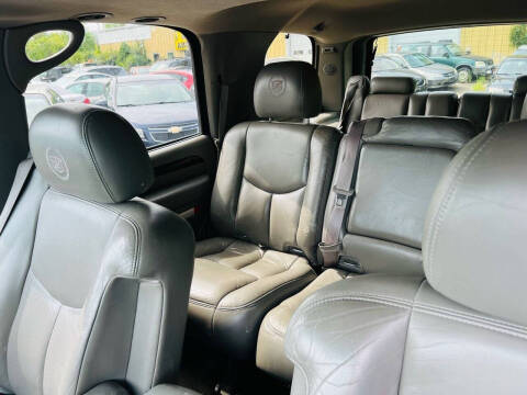 2003 Cadillac Escalade