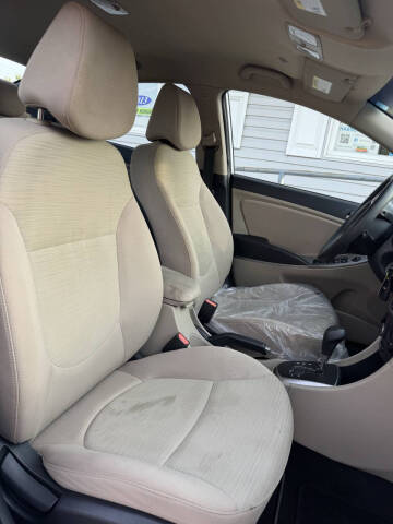 2017 Hyundai Accent Value Edition