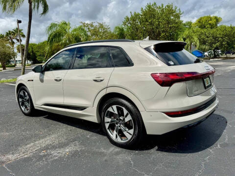 2021 Audi e-tron quattro Premium