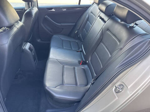 2016 Volkswagen Jetta 1.8T SEL Premium