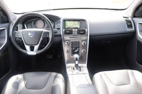 2016 Volvo XC60 T5 Drive-E Platinum