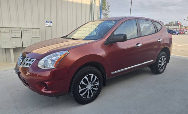 2013 Nissan Rogue S photo 2