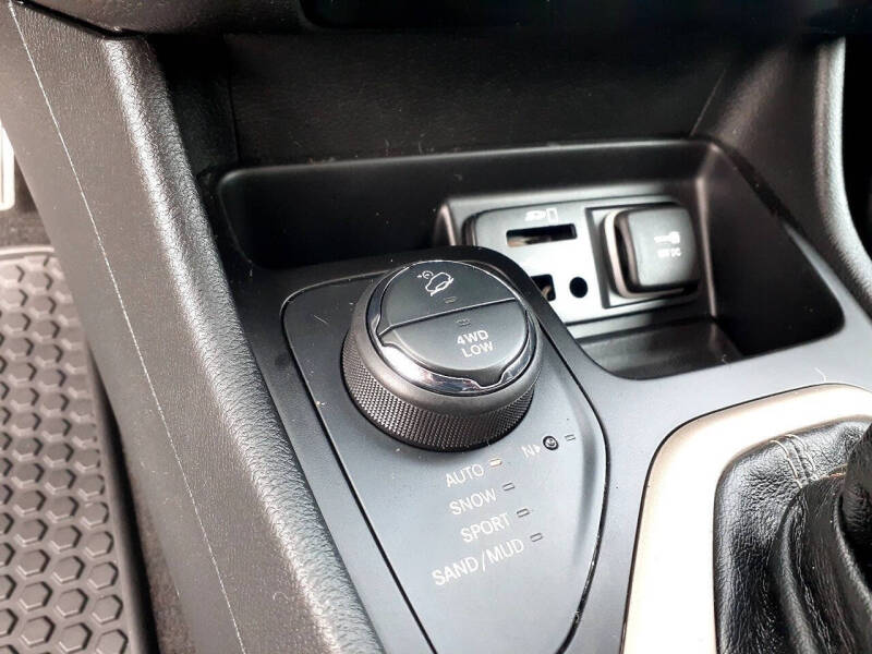 2015 Jeep Cherokee Altitude