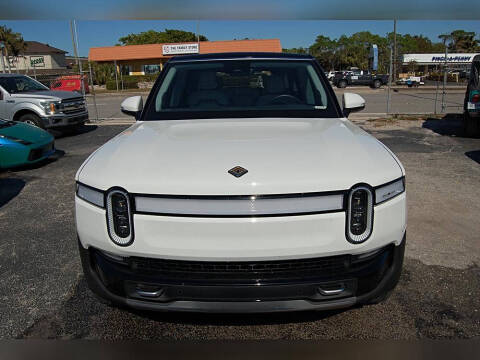 2023 Rivian R1S Adventure