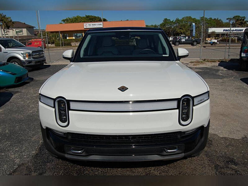 2023 Rivian R1S Adventure