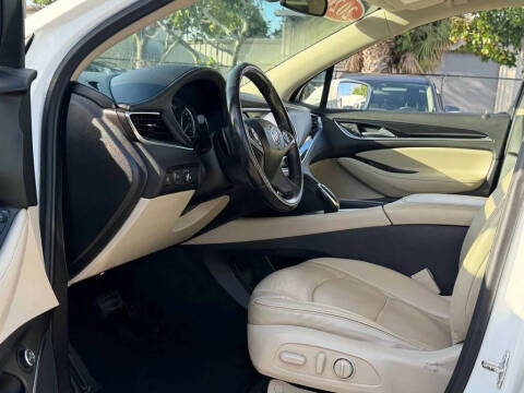 2020 Buick Enclave Essence