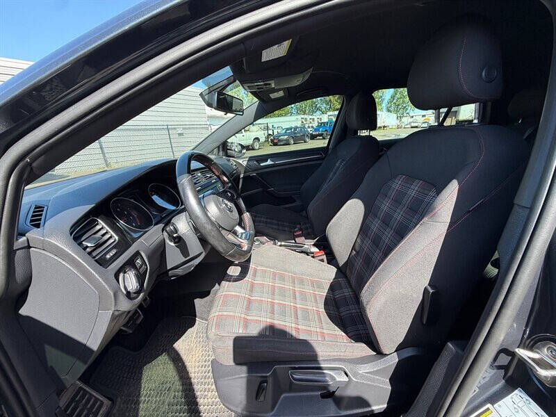 2018 Volkswagen Golf GTI S
