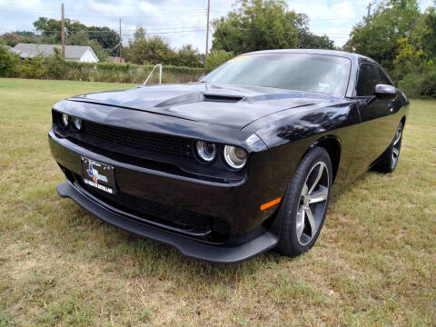 2019 Dodge Challenger for sale at LA PULGA DE AUTOS in Dallas TX