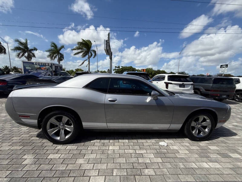 2016 Dodge Challenger SXT