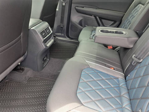 2025 Volkswagen Atlas Cross Sport SEL Premium R-Line 4Motion