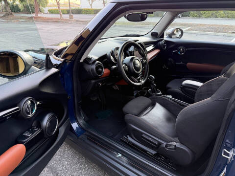 2017 MINI Hardtop 2 Door Cooper