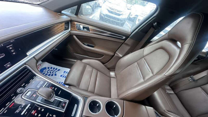 2019 Porsche Panamera