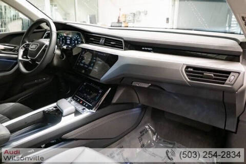 2024 Audi Q8 e-tron quattro Premium Plus