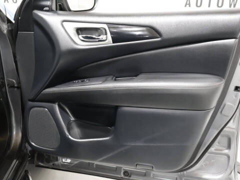 2020 Nissan Pathfinder SV