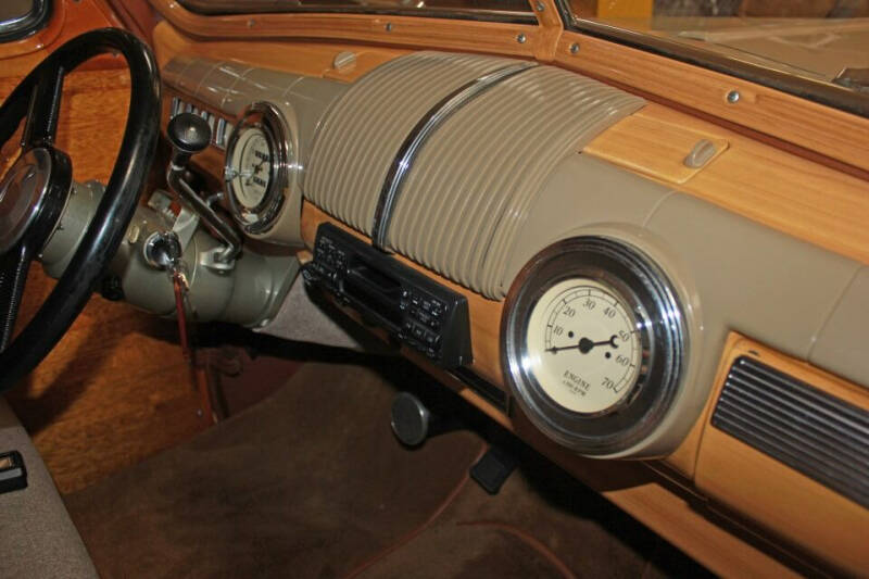 1948 Ford Super Deluxe