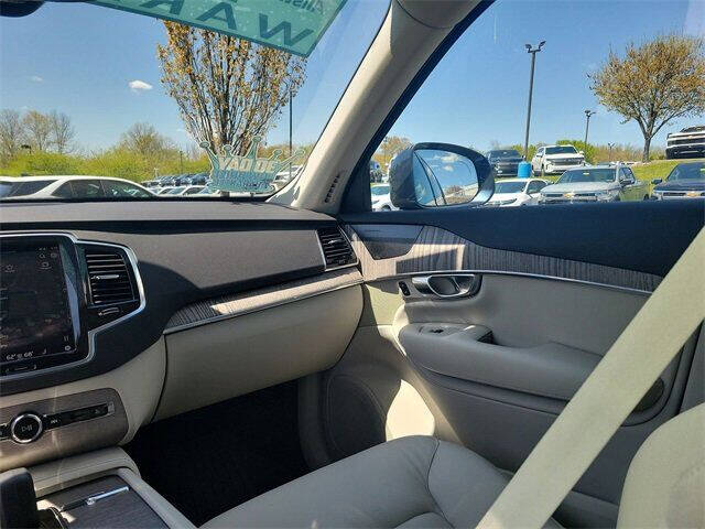 2024 Volvo XC90 B5 Plus Bright Theme