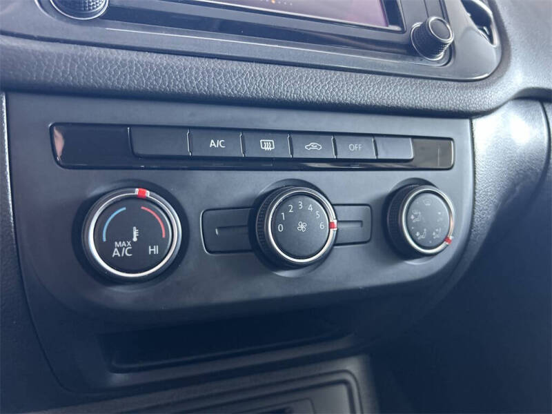 2018 Volkswagen Tiguan Limited 2.0T 4Motion