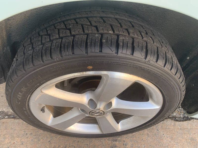 2010 Volkswagen New Beetle Base PZEV