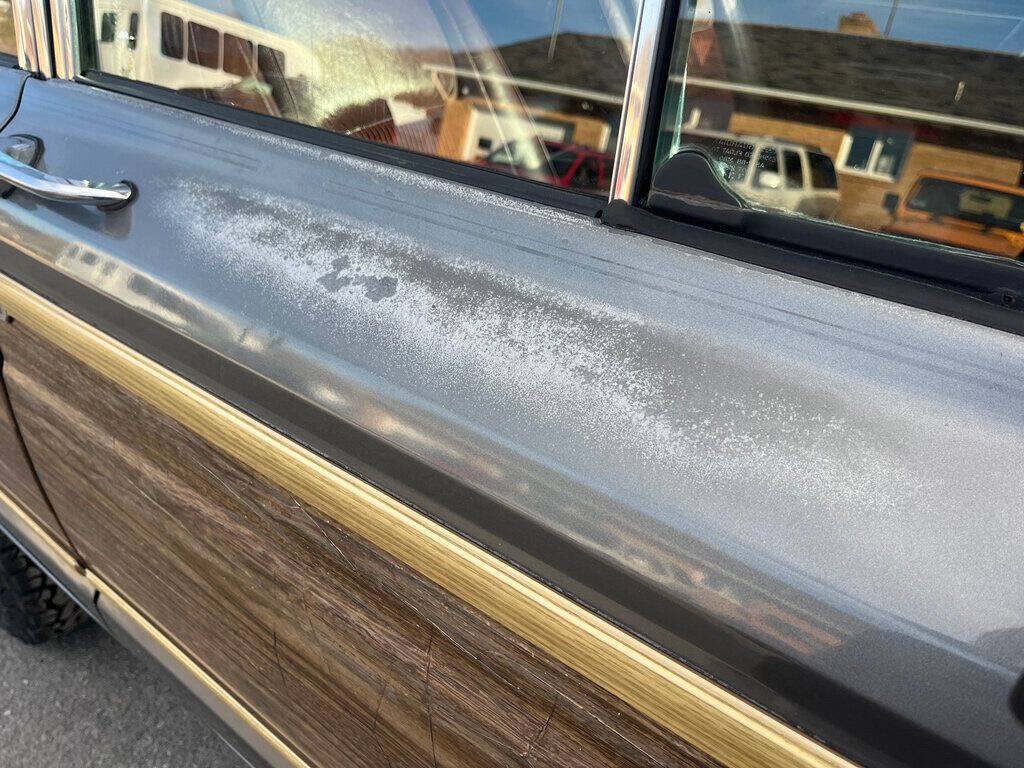 1989 Jeep Grand Wagoneer 54