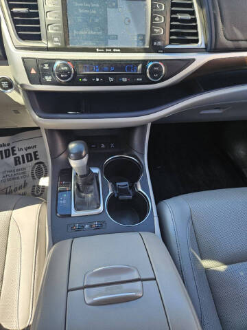 2016 Toyota Highlander Limited Platinum