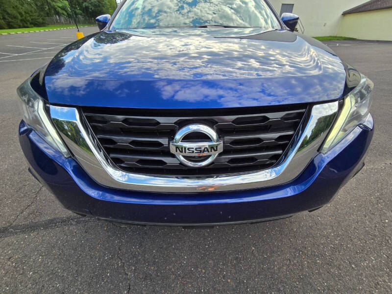 2017 Nissan Pathfinder SL