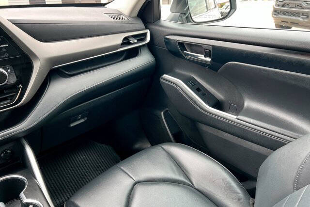 2022 Toyota Highlander XLE