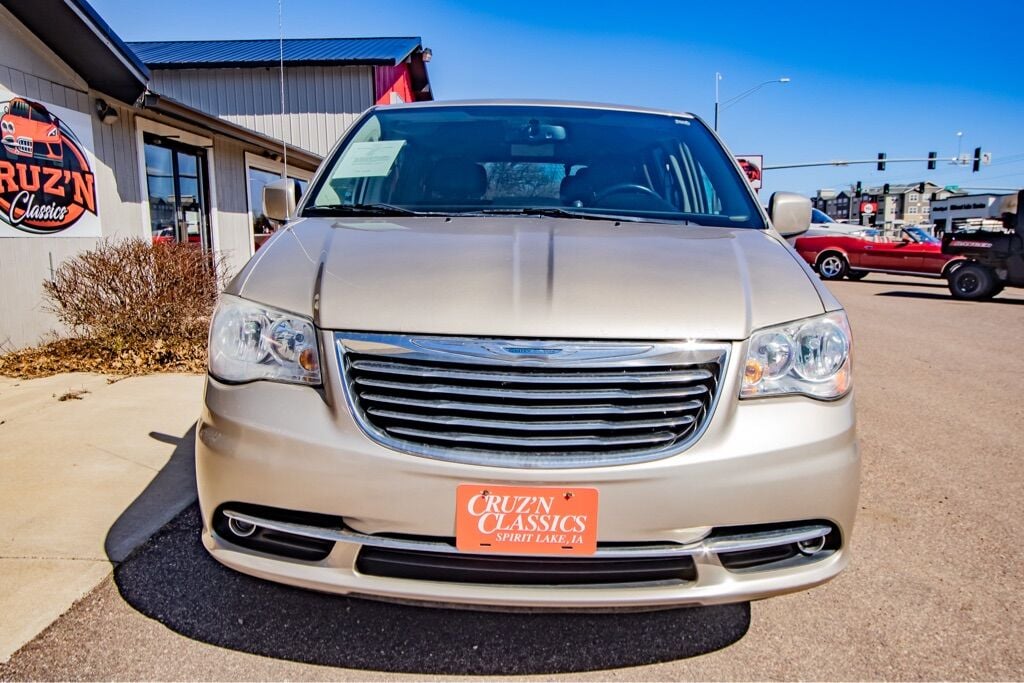 2014 Chrysler Town and Country 70