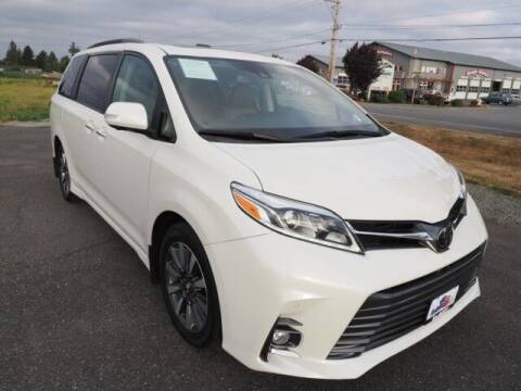 2018 Toyota Sienna for sale at Karmart in Burlington WA