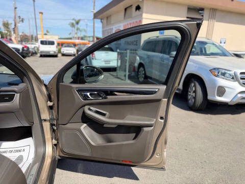 2016 Porsche Macan S