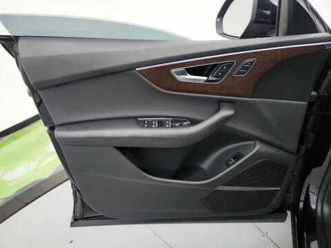 2021 Audi Q8 quattro Prestige 55 TFSI