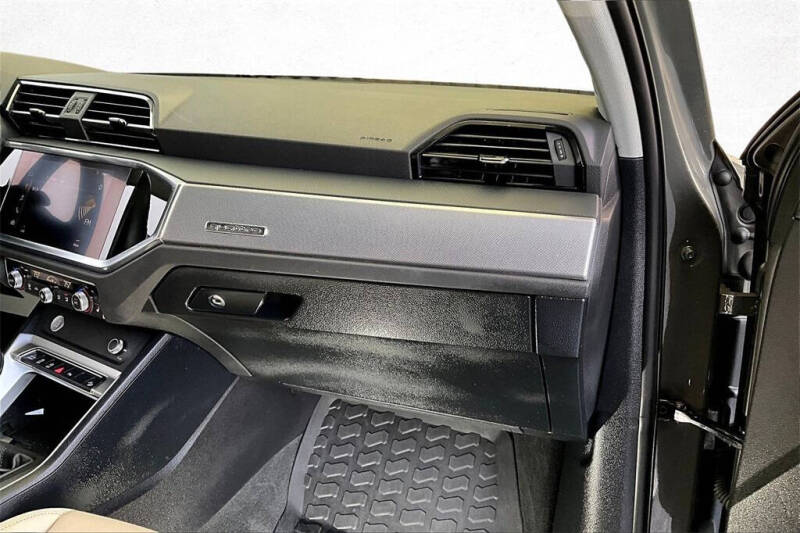 2020 Audi Q3 quattro S line Prem Plus 45 TFSI