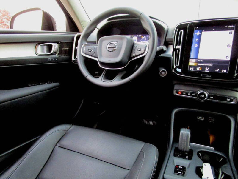 2020 Volvo XC40 T5 Momentum