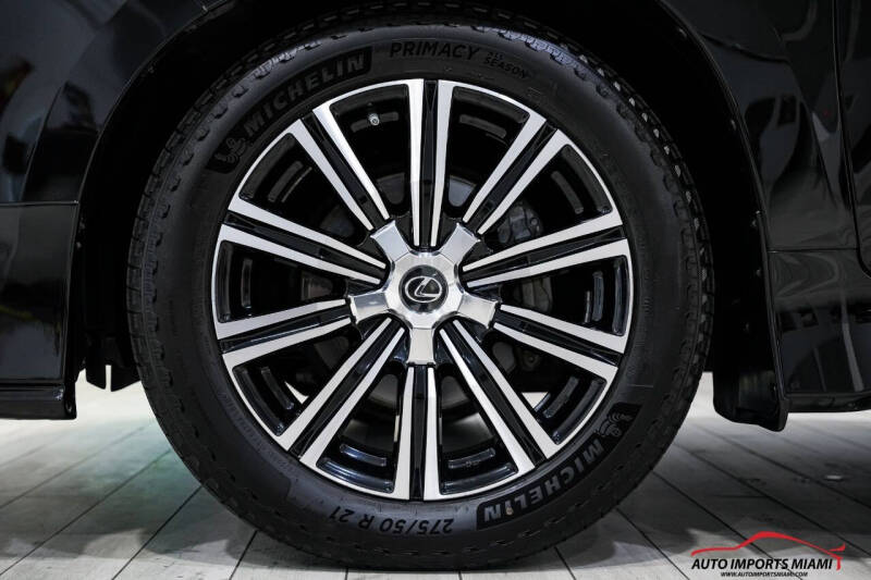 2021 Lexus LX 570 Three-Row