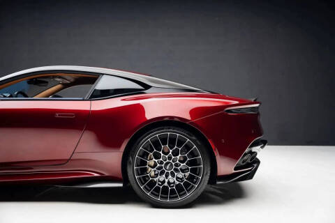 2023 Aston Martin DBS