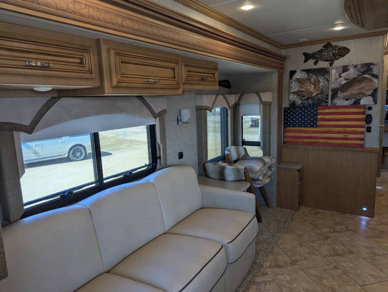 2016 Newmar Ventana LE 3725