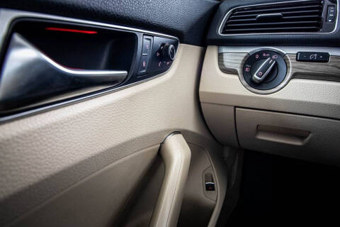 2017 Volkswagen Passat 1.8T SEL Premium