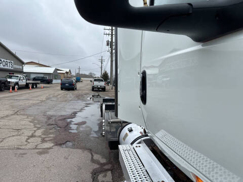 2021 International RH613