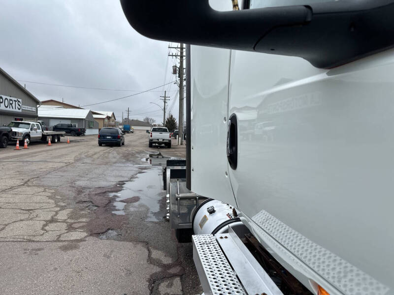 2021 International RH613