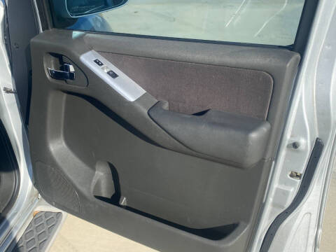 2012 Nissan Pathfinder LE