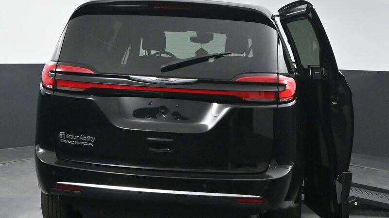 2024 Chrysler Pacifica Touring