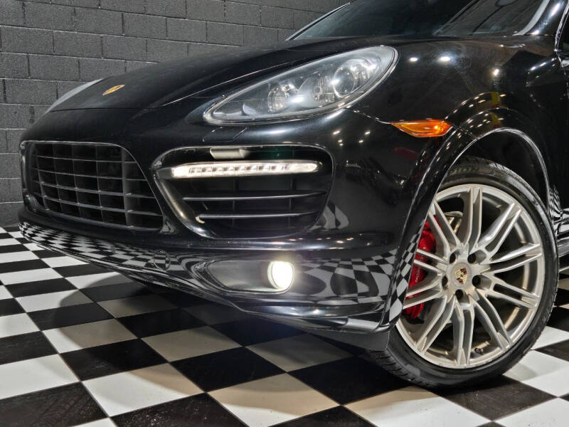 2013 Porsche Cayenne GTS