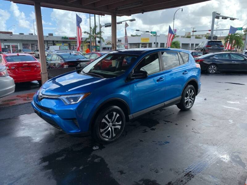 2017 Toyota RAV4 for sale at American Auto Sales in Hialeah FL