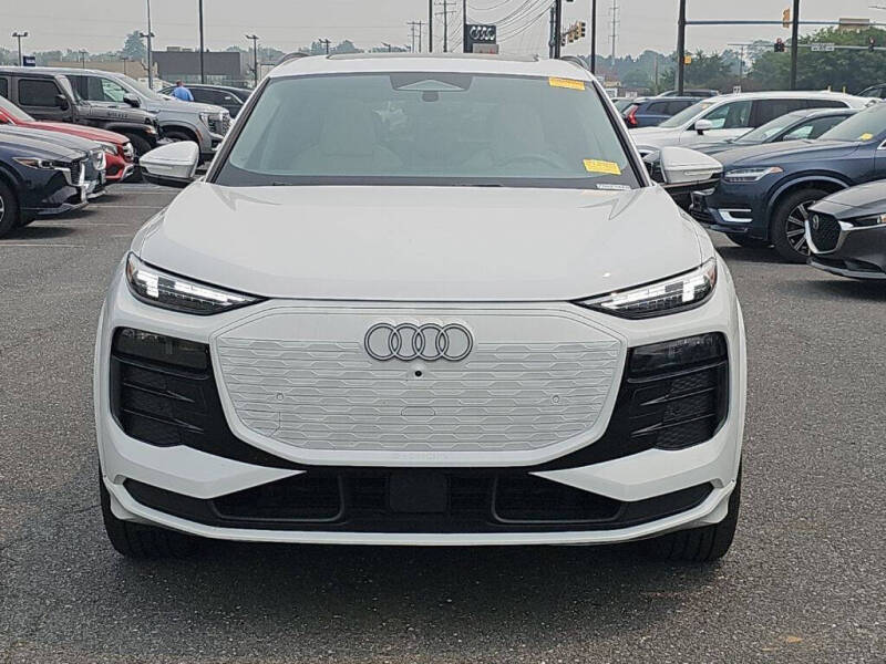 2025 Audi Q6 e-tron quattro Premium Plus