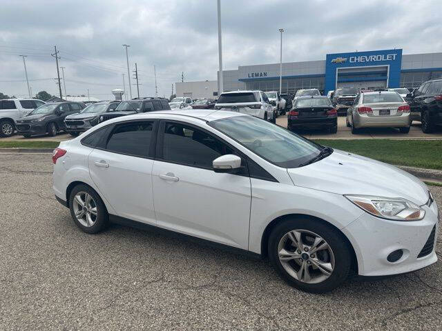 Used 2014 Ford Focus SE with VIN 1FADP3F28EL149484 for sale in Bloomington, IL