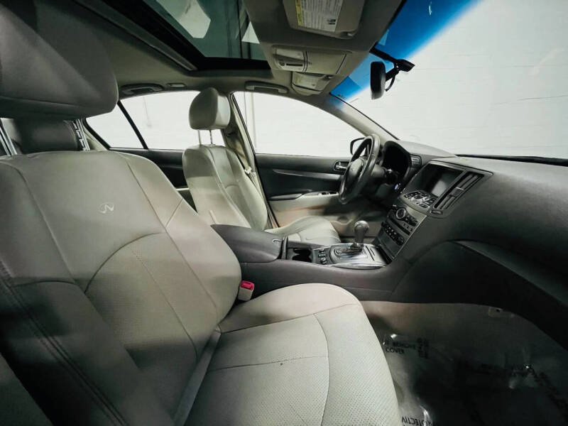 2011 Infiniti G25 Sedan x