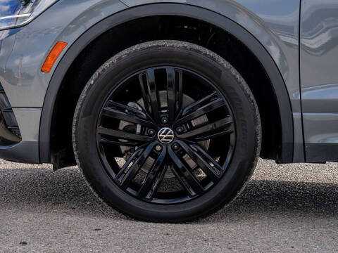 2022 Volkswagen Tiguan SE R-Line Black