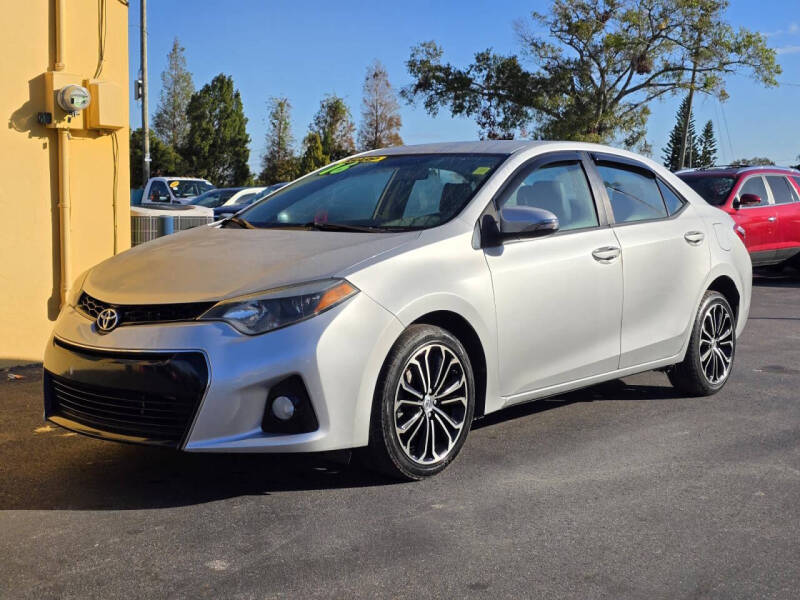 Toyota Corolla's photo