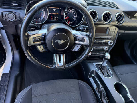 2017 Ford Mustang V6